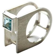 Art Deco meets acquamarine, elegant classy rock with architecture style. Architectural Rings, Architectural Jewelry, Unique Silver Rings, Concrete Jewelry, Metalwork Jewelry, Silver Ring Designs, Creative Lighting, Architecture Fashion, Contemporary Jewellery