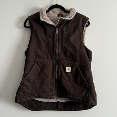 Carhartt Cotton Duck Canvas Sherpa Lined Full-Zip Outerwear Vest Brown Sz Med Approximately 20.5" Wide And 25" Long Pre Owned Guc Carhart Vest Girl Outfit, Carhart Vest Women, Cute Outfits With Carhartt Vest, Carhartt Jacket Women Brown, Carhart Vest Wimens, Carhartt Vest Outfit, Country Outfit Ideas, Carhartt Vest, Aesthetic Pngs