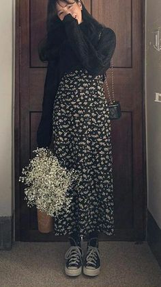 Soft Grandma Aesthetic, Vintage Inspired Winter Outfits, Skirted Leggings Outfit, Long Black Floral Skirt Outfit, Alt Modest Outfits, Garden Core Outfit, Flowery Skirt Outfit, Spring Japan Outfit, Modest Outfit Ideas Summer