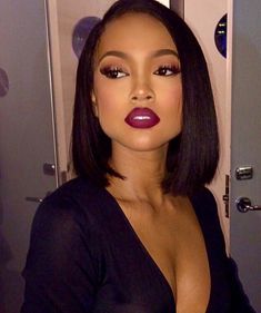 Bae Hairstyles Bob, Beauty Make-up, Hairstyle Gallery, Red Lipstick, A Mirror, Wigs For Black Women, Bob Wigs, Beautiful Makeup, Black Women Hairstyles