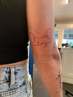 Tattoo , frenchie ears , kleine tattoo , art Dog Ear Tattoo Back Of Arm, Tattoo Idea Dog, Boxer Ears Tattoo, Tattoo Ideas For Your Dog, Tattoos For My Dog, Creative Dog Tattoos, Tattoo For Dogs Ideas, Tattoo For Your Dog, Dog Tattoo For Men