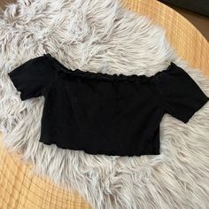 Never Worn, Got In A Set & Only Like The Shorts Casual Black Top Short Length, Black Casual Short Length Top, Casual Black Stretch Crop Top, Casual Black Crop Top For Night Out, Black Casual Crop Top, Black Short-length Tops For Spring, Black Short Length Tops For Spring, Oc Outfits, Black Crop Top