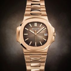 Check out this sick Patek Philippe Nautilus Chocolate Dial Rose Gold 5711/1R-001. An amazing watch for men by Patek Philippe. Women Models, Patek Philippe Watches, Patek Philippe Aquanaut, Amazing Watches, Patek Philippe Nautilus, Rose Gold Watch, Beautiful Watches, Nautilus