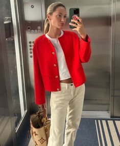 Red Crop Jacket, Trends 2025, Midsize Outfits, Daily Outfit Inspiration, Smart Outfit, Outwear Women, Cold Weather Outfits, Fall Fashion Trends, Spring Summer Outfits