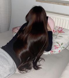 #hair #shinyhair #shiny #hairgoals #original #aesthetic Beautiful Shiny Hair, Long Shiny Brown Hair, Perfect Long Hair, Good Hair Aesthetic, Glass Hair Aesthetic, Soft Hair Aesthetic, 40 Kg Aesthetic, Doing Hair Aesthetic, Dream Self Aesthetic