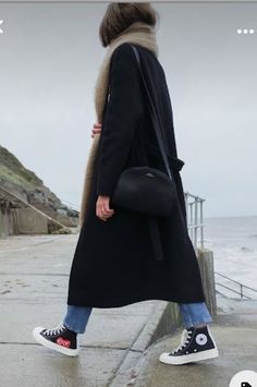 Minimalist Moda, October Fashion, Maxi Coat, Looks Street Style, Coat Outfits, Mode Inspo, 가을 패션, Mode Vintage, Looks Style