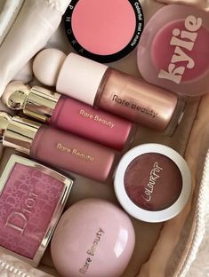 2024 Aesthetic, Makeup Tip, Smink Inspiration, Elf Cosmetics, Makeup Needs, Fancy Makeup, Dior Makeup, Lip Glosses