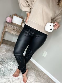 Your fall wardrobe can't be complete without a pair of faux leather pants! Super stretchy, high-rise fitted skinny leg; pair with a chunky boot or casual sneaker and your favorite oversized graphic tee & shacket 👏🏼 Model is 5’4” and wearing a size Large (typically size 9)Sizing: S: 0-4 M: 6-8 L: 10-12 XL: 14-16 Material: Leather Leggings With Boots, Casual High-waisted Faux Leather Pants, Casual Tight Faux Leather Pants, Casual Non-stretch Faux Leather Pants, High-waisted Faux Leather Pants With Zipper, Non-stretch Black Faux Leather Pants, Rodeo Shirts, Oversized Graphic Tee, Boho Bags