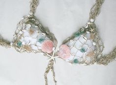 Beach Season Underwire Bra, Underwire Bra For Beach Season, Summer Beach Bra With Removable Pads, Beach Bra With Removable Pads, Summer Beach Bra, White Beach Bra With Adjustable Straps, Beach Bra With Removable Pads For Beach Season, Summer Beach Bra With Built-in Support, White Bra With Adjustable Straps For The Beach