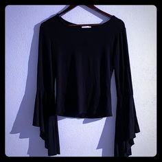 Nwt Black Bell Sleeves Size Medium Bell Sleeves, Womens Tops, Size Medium, Women Shopping, Black, Color