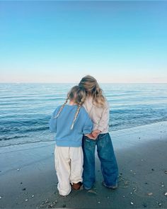 Family Beach Aesthetic, Beach Family Aesthetic, Beach With Kids, Best Mother, Tiny Humans