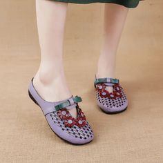 Shipping: Worldwide Express Shipping AvailableDelivery time: 7-15Days Fast ShippingReturns: Fast refund, 100% Money Back Guarantee. Flower Slippers, New Flat, Leather Flower, Leather Flowers, Shoes Black, Low Heels, Black Shoes, Women's Shoes, Slippers