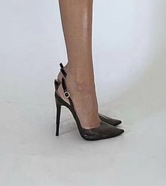 Open High Heels, Pretty Heels, Shoes Heels Classy, Heels Classy, Fancy Shoes, Cute Heels, Shoe Inspo, Aesthetic Shoes