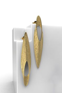 Italian 18k gold earrings made in Italy, long gold earrings. Statement gold earrings in 14k or 18k solid gold, Italian gold fine jewelry Asymmetric Long Gold Stud Earrings Statement Long Earrings crafted in polished and raw gold 18k or 14k. Gold stud earrings made in Italy Modern and Minimalist Asymmetric Long Gold Stud Earrings Customizable Materials: 14k solid yellow gold, white gold, rose gold 18k solid yellow gold, white gold, rose gold ★ ★ ★ ★ ★ ★ ★ ★ ★ https://www.etsy.com/shop/OltremareGi Minimalist Yellow Gold Linear Earrings For Party, Modern Yellow Gold Earrings For Party, Modern Linear Drop Earrings For Evening, Elegant Hammered Linear Earrings For Gift, Modern 14k Gold Linear Earrings For Formal Occasions, Modern Yellow Gold Drop Earrings, Modern Gold Linear Earrings For Evening, Minimalist Yellow Gold Earrings For Evening, Modern Long Drop Earrings For Evening