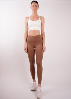 After tested hundreds of materials and silhouette, we finally made this legging! Comfortable in the buttery soft and stretchy fabric, with a light/medium support. Whether it's leg day at the gym or heading to a yoga and barre class, these will be your go-to leggings🍑 Light brown tan color Buttery soft material to provide a second skin feeling when wearing Double layer and seamless waistband to prevent digging Stretchy and body-shaping Ankle-Length Designed for all types of workout Fabric 81% Ny Leg Day At The Gym, Barre Classes, Ankle Length Leggings, Iron On Fabric, Leg Day, Legs Day, At The Gym, Tan Color, Second Skin