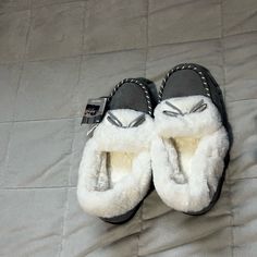 Grey Slippers White Fur Inside Tie Design Memory Foam Indoor/Outdoor Never Worn, Original Tags Attached Bundle For Discounts (10% Off 2+ Bundled Items) Open To Offers Comment With Additional Questions Non Smoker & Pet Free Area Everything Ships Same Or Next Day Comfortable Low-top Moccasins, White Comfortable Round Toe Moccasins, Comfortable White Moccasins With Round Toe, Comfortable White Slip-on Moccasins, Cozy Gray Slippers With Round Toe, Comfy Gray Slip-on Slippers, Gray Non-slip Closed Toe Slippers, Gray Slip-on Slippers For Indoor Use, Slippers White