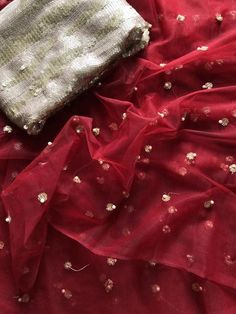 Lehanga Material, Organza Wedding Saree, Red Net Saree, Saree Material, Saree Blouse Styles, Organza Wedding, Indian Saree Blouses Designs