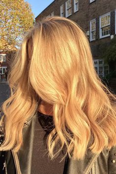 Champagne Blonde Hair, Balayage Lob, Bleach Blonde Hair, Dyed Blonde Hair, Champagne Blonde