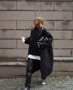 Minimalist Street Style, Inspiration Mode, Minimal Fashion, Daily Outfits, Urban Fashion, Minimalist Fashion, Everyday Outfits