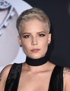 Halsey red carpet - Google Search Halsey Hair, Super Short Hair, Haircut Inspiration, Best Pixie Cuts, Hairstyle Look, Penteado Cabelo Curto, Short Pixie Haircuts, Short Pixie Cut, Fluffy Hair