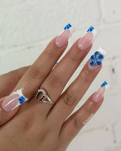 𝐁𝐥𝐮𝐞 𝐧𝐚𝐢𝐥𝐬 🪼 Hoco Nails Acrylic Blue, Summer Nails Inspo 2024 Blue, Blue French Tip Nails Design, Blue Acrylic Nails Ideas Summer, Cute Royal Blue Nails, White And Royal Blue Nails, Casa Azul Nails, Vietnam Nails, Winter Blue Nails