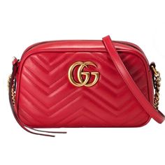 Brand New The Small Gg Marmont Chain Shoulder Bag Has A Softly Structured Shape And A Zip Top Closure With The Double G Hardware. The Chain Shoulder Strap Has A Leather Shoulder Detail. Made In Matelass Leather With A Chevron Design And Gg On The Back. Color Is Red. Dimensions Are 9.5"W X 5"H X 3"D. Model # 447632-Dtdit-6433 Gg Marmont Small Matelassé Shoulder Bag, Moda Over 40, Mode Ab 50, Gucci Gg Marmont Matelasse, Chanel Jumbo, Leather Camera Bag, Gucci Marmont, Moda Jeans, Gucci Gg Marmont