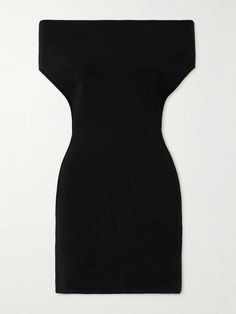 The modern, sculptural silhouette of Jacquemus' 'Cubista' dress gorgeously highlights your curves. Made from a dense stretch-knit that holds its shape, it has a cutout swerving across the back and side and is detailed with a lingerie-inspired strap, a designer signature. Jacquemus Mini Dress, Jacquemus 2024, Net A Porter Dress, Jacquemus Dress, Preppy Fits, Back Stretches, Knit Mini Dress, Cafe Food, Everyday Wardrobe