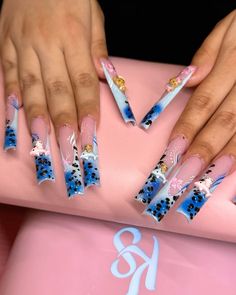 Gorgeous Nails, Nails