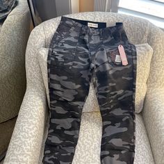 Black And Gray Brand New Camo Pants. Camo Pants, Rose Black, Knox Rose, Black And Gray, Pants Color, Pant Jumpsuit, Camo, Black And Grey, Pants For Women