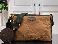 ENT Fashion Lu-Vi bags - 2495 A+ Excellent Quality copies; Contact us if you've any questions in your mind. Fan Fashion, Branded Handbags, Lv Bag, Luxury Accessories, Christmas Sale, Travel Luggage, Evening Bags, Mini Bag, Louis Vuitton Bag