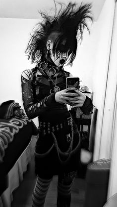 Male Trad Goth, Goth Barbiecore, Male Goth, Trad Goth Fashion, Alt Hairstyles, Goth Ideas, Goth Male