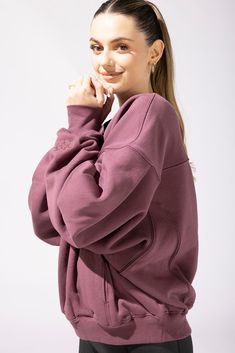 Your perfect crewneck has entered the chat. Meet the Brunch Sweater — effortless, yet put together. Pairs well with cozy mornings, your daily matcha latte and close friends.Our fav feature: the incognito side pockets. Brunch Sweater, Corset Leggings, Sand Collection, Crop Bra, Cozy Mornings, Matcha Latte, Oversized Sweater, White Hoodie, The Girl Who