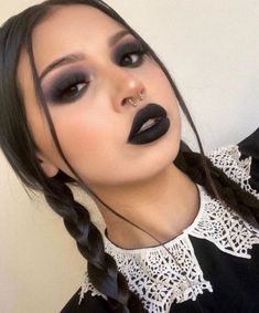 Best Halloween Makeup, Stick Light, Cute Halloween Makeup, Halloween Beauty, Halloween Makeup Pretty, Cool Halloween Makeup, Third Base