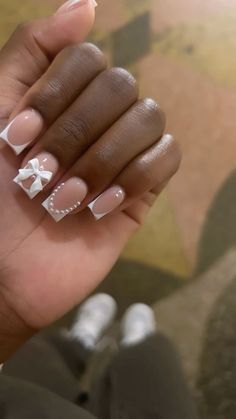 Nail Ideas Baddie Simple, Classy Nails Birthday, Nails Design With Bows, Short Neutral Nails With Design, White And Grey Nail Ideas, Nail Inspo 11-12 Yo, Bday Short Nails, Square Acrylic Nails Charms, Pretty White Nails Acrylic