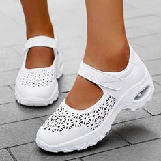 Comfortable Non-slip White Walking Shoes, Sports Walking Shoes With Arch Support And Round Toe, Round Toe Walking Shoes With Arch Support For Sports, Sporty Flat Walking Shoes With Arch Support, Lightweight White Walking Shoes With Round Toe, White Non-slip Synthetic Walking Shoes, Walking Shoes With Arch Support And Round Toe, Synthetic Walking Shoes With Arch Support And Round Toe, White Breathable Walking Shoes