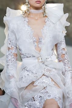 Elie Saab Spring, Elie Saab Couture, Chique Outfits, Couture Details, Live Fashion, Mode Inspiration, Elie Saab, Fashion Details, Couture Fashion