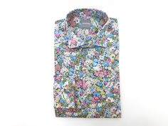 SuitedMan D'Italia, Liberty of London, Fleurs Pink/Sky, Spread Collar Italian Shirts, Floral Shirts, London Brands, Lean Body, Liberty Of London, Pink Sky, Slim Fit Shirt, Floral Arrangement, Floral Shirt