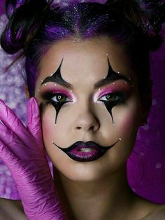 Jester Makeup, Maquillage Halloween Simple, Beautiful Halloween Makeup, Cute Clown Makeup, Circus Makeup