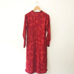 90s dark red floral print kaftan dress. Long slits in both sides of the skirt. Opens in the back with a zipper. Size info: There's no size marked. Should fit sizes small to large. Measurements: Length: 42 inches Chest: 36 inches Waist: 32 inches Shoulder to shoulder: 16 inches Sleeve length: 22 inches Condition: Gently worn, in good vintage condition Red Long Sleeve Kurta With Floral Print, Fitted Red Floral Print Kurta, Red Long Ao Dai For Summer, Red Fitted V-neck Kurta, Fitted Red V-neck Kurta, Red V-neck Kurta For Spring, Red Long Sleeve Ao Dai For Summer, Fitted Red Kurta For Fall, 90s Tees