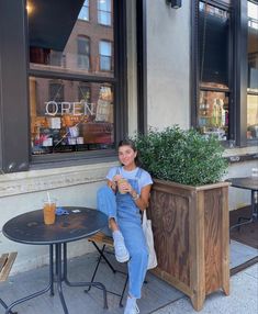 Style Overalls Summer, Outfits With Denim Overalls, Candid Outfit Pictures, Getting Hair Done Outfit, Southern California Aesthetic Outfits, Pottery Outfit Aesthetic, Coffee Shop Work Outfit, Long Overalls Outfit, Outfit Ideas Warm Weather