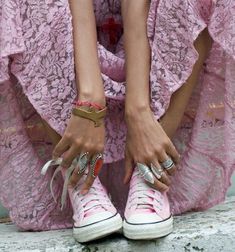 Outfit All Star, How To Lace Converse, Pink Converse, Sneakers Pink, Converse Style, Prom Shoes, Everything Pink, Sperry Sneaker, Trendy Sneakers