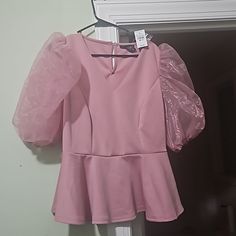 This Is A Beautiful Rose Pink, Puff Sleeve Peplum Top. Feminine Pink Lantern Sleeve Top, Pink Lantern Sleeve Feminine Tops, Pink Lantern Sleeve Party Tops, Feminine Pink Peplum Blouse, Feminine Pink Puff Sleeve Top For Fall, Feminine Fitted Peplum Top With Puff Sleeves, Fall Fitted Pink Puff Sleeve Top, Feminine Spring Peplum Party Top, Feminine Pink Puff Sleeve Top