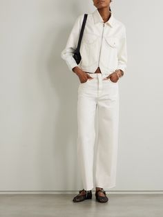 White jeans are a timeless wardrobe staple, and FRAME’s ‘Le Jane’ style are no exception. Cut from the label's signature structured denim, they sit high on the waist and fall to wide legs with pressed creases. The cropped hems are frayed to enhance the relaxed feel. White Denim Outfit, High Rise Wide Leg Jeans, Denim Pants Women, Timeless Wardrobe Staples, Timeless Wardrobe, Relaxed Jeans, Wide Jeans, Swimsuit Dress, Sports Suit