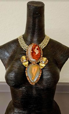 Here is a showstopper piece that I whipped up using some luxury druzy agate cabochons! Measuring 7" x 4.5" this agate totem features two druzy agate cabochons and two art deco rhinestone accents on each side. The entire piece is sculpted and etched by hand, painted in a variety of paints to complement the stones and components then sealed with a high-gloss glaze to preserve the finish. It is suspended from a gold tone vintage chain necklace with a width of 1". The non-adjustable chain measures 1 Vintage Chain Necklace, Jewellery Shop Design, Turquoise Western, Vintage Chain, Chest Piece, Western Jewelry, Druzy Agate, Cuff Earrings, Gemstone Necklace