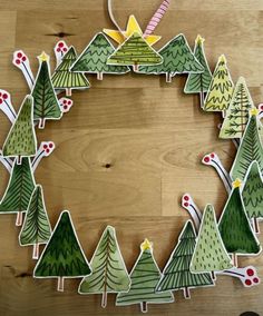 Small Easy Christmas Crafts, Christmas Decoration School Ideas, Recycled Holiday Decorations, Kids Garland Diy, German Christmas Crafts Diy, Simple Kids Christmas Ornaments, Christmas Crafts For Seniors Assisted Living, Christmas Craft Workshop Ideas, Collaborative Christmas Art Projects