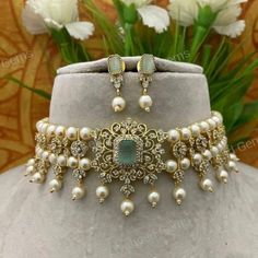 Nwot Never Worn. Gold Indian Jewelry, Brown Jewelry, Doha Qatar, Indian Jewelry Sets, Kundan Necklace, Choker Necklace Set, Bridal Jewellery Indian, Kundan Necklaces, Kundan Jewellery