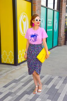 Hello Katie Girl: Two Way Tuesday: Statement Tees Funky Classy Style, Colorful Fun Outfits, Bright Outfits, Statement Tees, Tshirt Outfits, Black Square, Cute Design, Street Chic