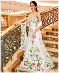 Kushi Kapoor, Manish Malhotra Bridal, Royal Family Weddings, डिजाइनर कपड़े, Lehenga Choli Online, Manish Malhotra, Lehenga Designs, Indian Attire