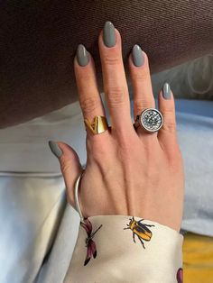 Short Round Grey Nails, Stone Grey Nails, Grey Almond Nails Design, Grey Dip Powder Nails, Nardo Grey Nails, Nails February 2024, Grey Dip Nails, February Nail Inspo 2024, Slate Grey Nails