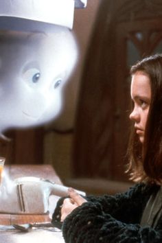 Fun Halloween Movies, Casper Film, Scary Movies For Kids, Best Scary Movies, Halloween Movies For Kids, Casper 1995, Movies For Kids, Best Halloween Movies, Creepy Costumes